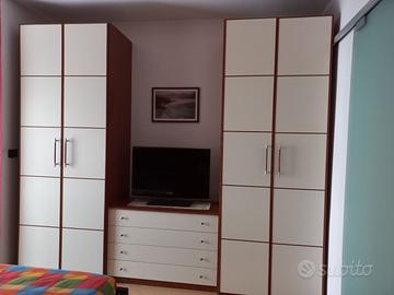 Mobili camera  (armadio e cassettiera)