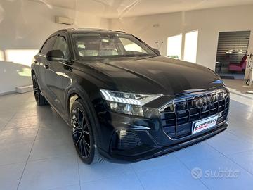 Audi Q8 50 TDI 286 CV quattro Sport black Edition