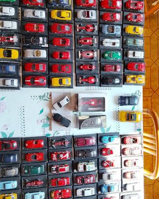 Splendida collezione modellini auto e moto