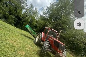 in blocco trattore e attrezzi in BLOCCO