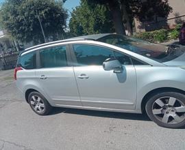 2013 Peugeot 5008