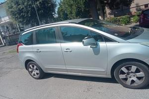 2013 Peugeot 5008