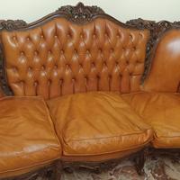 Divano in noce del 700