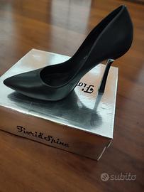 Décolleté classico nero tacco a spillo 