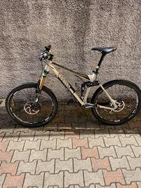 Bicicletta mtb CANYON