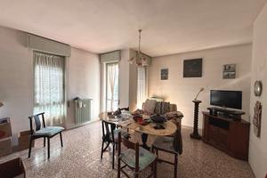 Quadrilocale di 100 mq con tre balconi e cantina