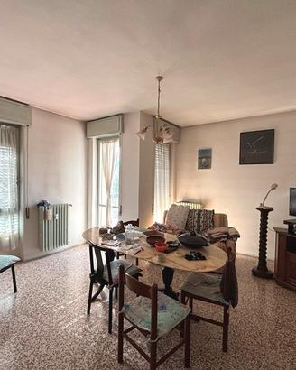 Quadrilocale di 100 mq con tre balconi e cantina