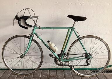 Bicicletta bianchi d’epoca conservata per eroica
