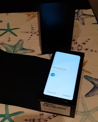 Samsung GALAXY S8 con accessori