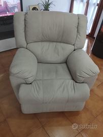 2 Poltrone marca Mondo Convenienza reclinabili