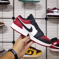 Sneakers Air Jordan 1 Low GS Bred Toe numero 40