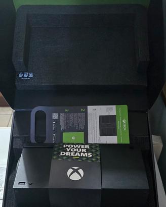 Xbox Series X 1TB + Giochi + Accessori