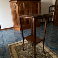 Portavasi in massello e tappeto kashmir