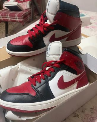 Air Jordan 1 Mid