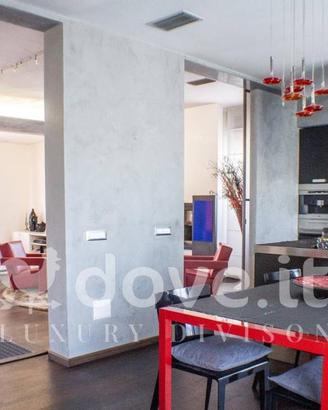 Attico / Mansarda di 340 m² con più di 5 locali e 