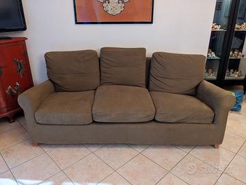 Divano tre posti cuscini sfoderabili