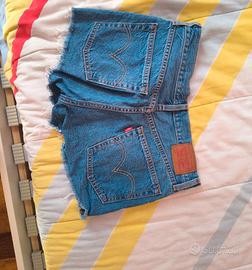 pantaloncini LEVIS