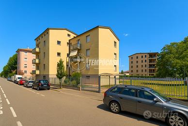 TRE LOCALI A DUE PASSI DALLA STAZIONE!