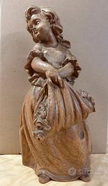 Scultura in legno fatta a mano