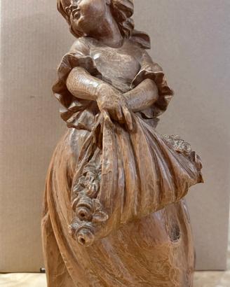 Scultura in legno fatta a mano