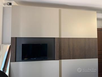 Armadio praticamente Nuovo