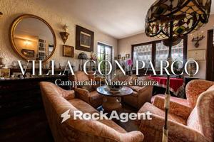 Villa di 247 m² con 5 locali e box auto a Camparad