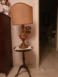 Antica lampada finitura foglia oro+tavolino