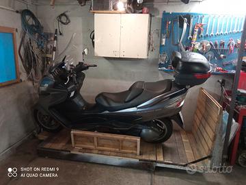 Suzuki Burgman AN 400 