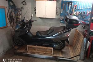 Suzuki Burgman AN 400 