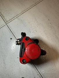 Pinza grimeca anteriore malaguti phantom f12