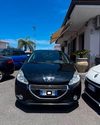 Peugeot 208 1.4 HDi 68 CV 3 porte Allure - 2013