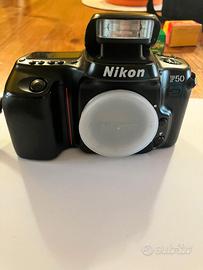 Nikon F 50 reflex analogica