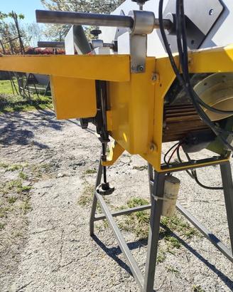 Pialla combinata a motore 220 E