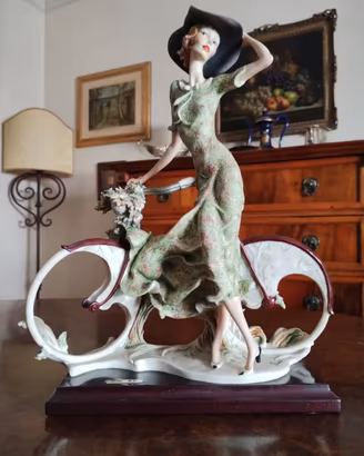 Scultura Giuseppe Armani "Lady with a Bicycle"