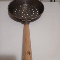 Padella per fare castagne caldarroste