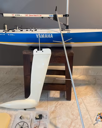 Barca a vela RC Tamiya Yamaha
