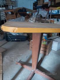 Tavolo semirotondo in ferro 
