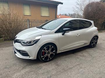 Clio IV 1.6 RS Trophy 220cv *SERIE NUMERATA con te