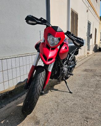 Ducati Hypermotard 796
