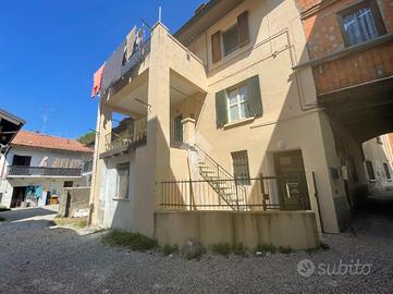 2 LOCALI A ARCISATE