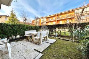 VILLA A SCHIERA A DESENZANO DEL GARDA