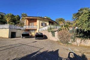 Immobile in asta di 473 m² con 5 locali e box auto