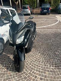 Yamaha xmax 250