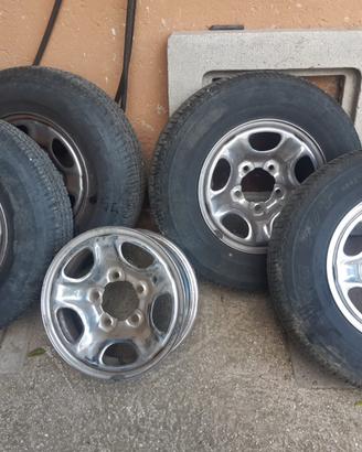 Cerchi e gomme bridgestone 195 80 15