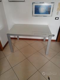 Tavolo vetro e alluminio