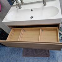 mobile bagno sospeso