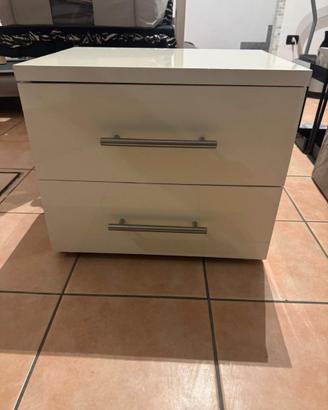 coppia di comodini per camera da letto