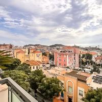 Ultimo piano panoramico con terrazza nel quartiere