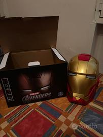 Casco Iron man, apertura elettrica