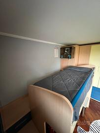 Cameretta per bambini con 2 letti